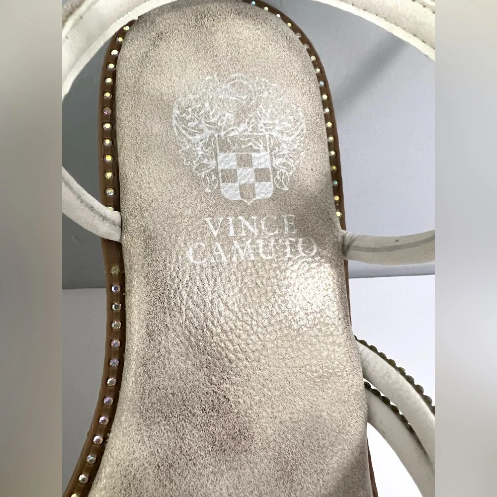 Vince Camuto- Sandals, Size:2, New with tag on‎ bottom, Silver, Strap